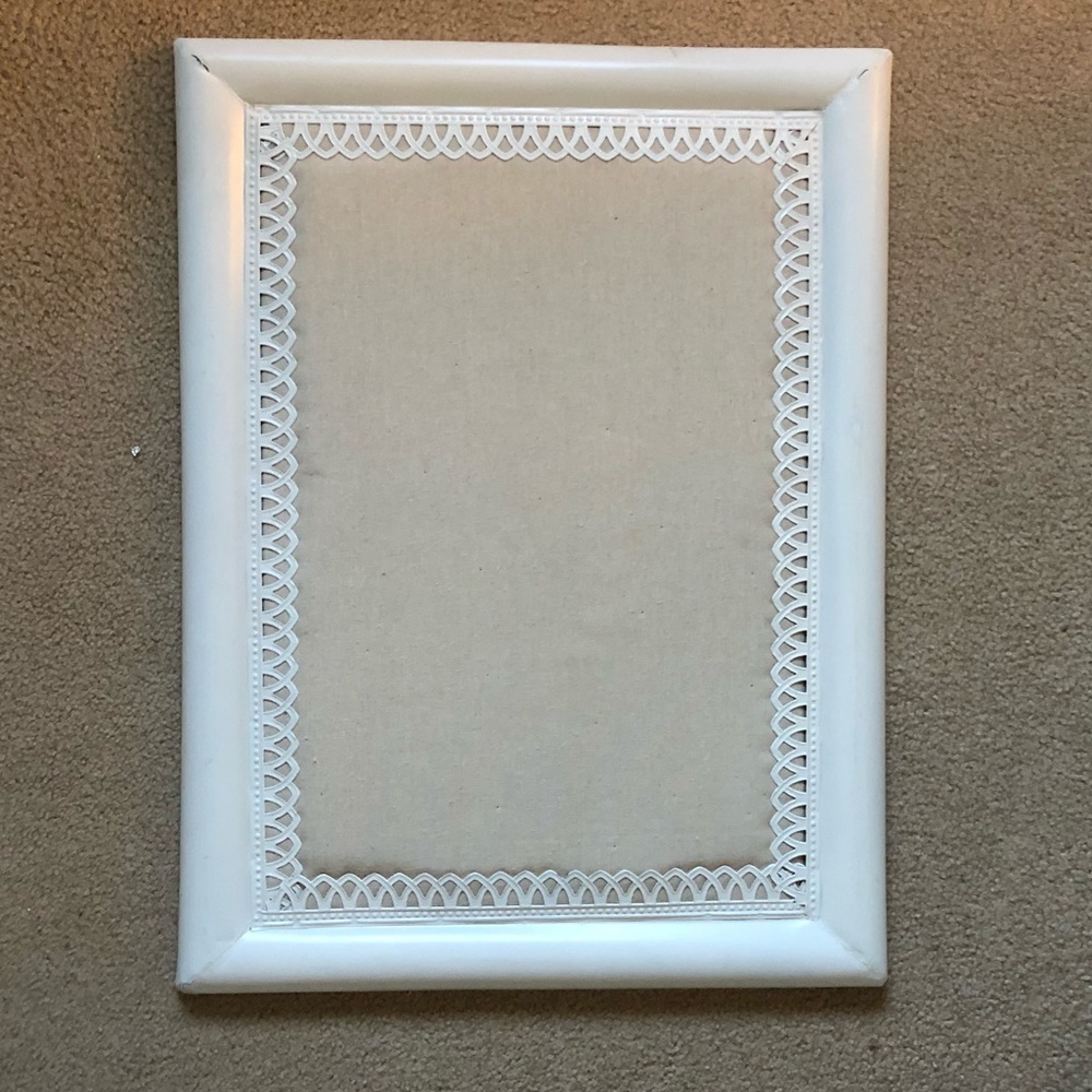 Picture hanging board